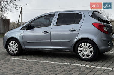 Хэтчбек Opel Corsa 2007 в 