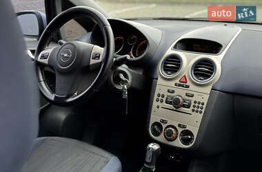 Хэтчбек Opel Corsa 2007 в 