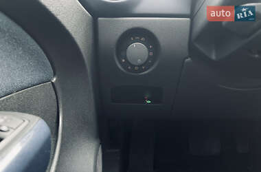 Хэтчбек Opel Corsa 2007 в 