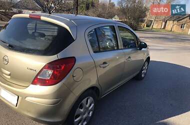 Хэтчбек Opel Corsa 2008 в Киеве