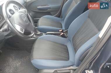 Хэтчбек Opel Corsa 2010 в 