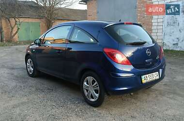 Хетчбек Opel Corsa 2009 в 