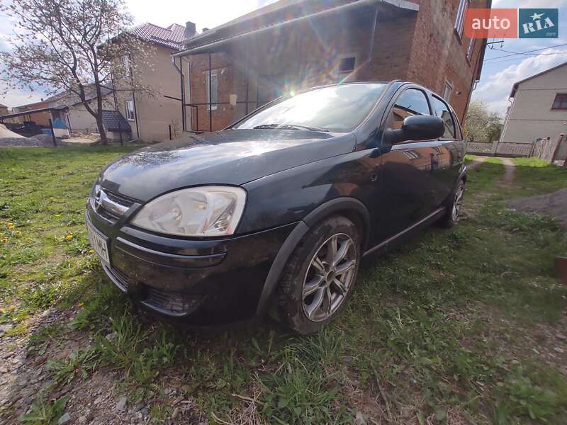 Хэтчбек Opel Corsa 2005 в Щирце