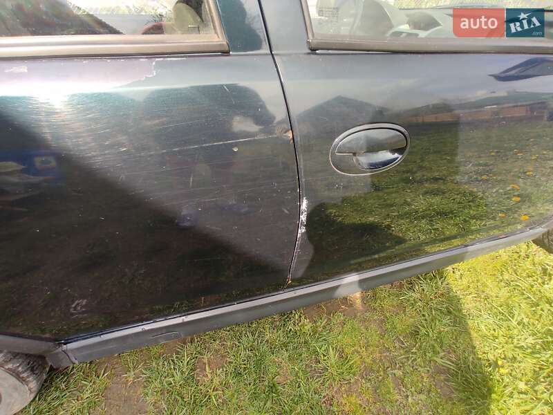 Хэтчбек Opel Corsa 2005 в Щирце