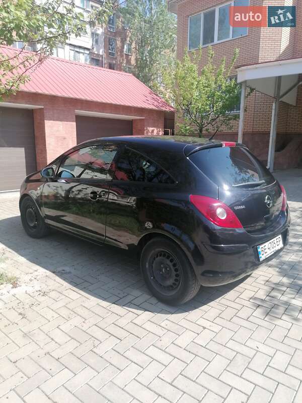 Хэтчбек Opel Corsa 2010 в Николаеве