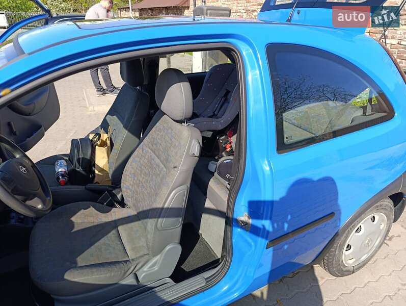 Хэтчбек Opel Corsa 2000 в Львове