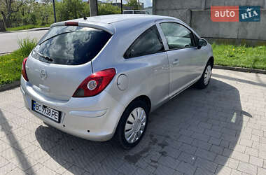 Хэтчбек Opel Corsa 2009 в 