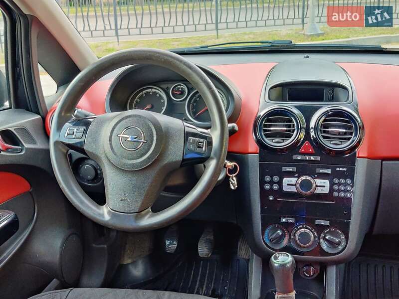Хэтчбек Opel Corsa 2006 в Харькове