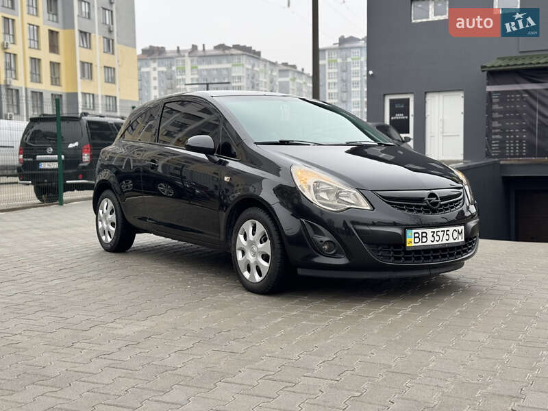 Хетчбек Opel Corsa 2013 в 