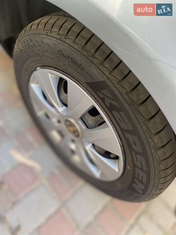 Хэтчбек Opel Corsa 2007 в Киеве