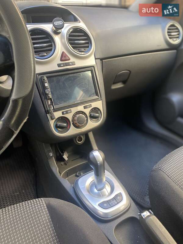 Хэтчбек Opel Corsa 2007 в Киеве