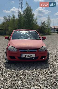 Хэтчбек Opel Corsa 2005 в 