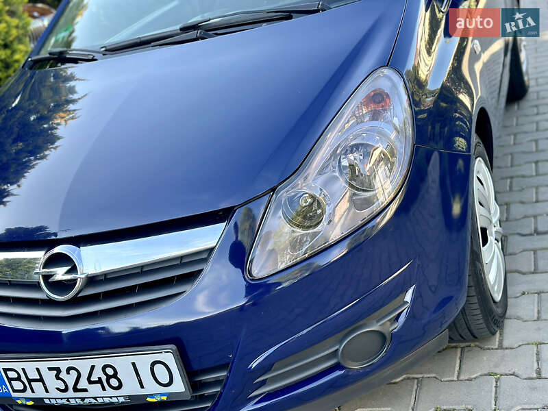 Хэтчбек Opel Corsa 2009 в Одессе