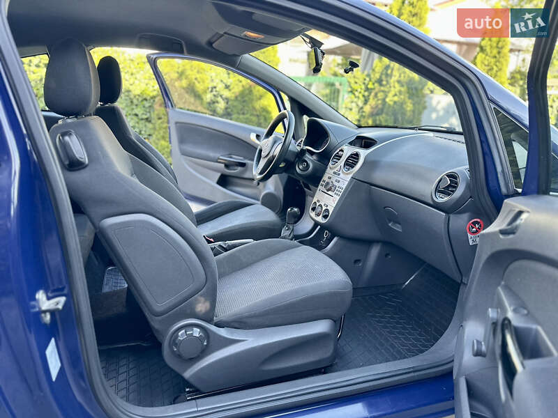 Хэтчбек Opel Corsa 2009 в Одессе