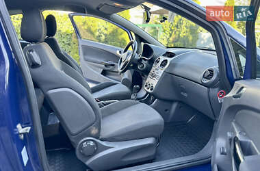 Хэтчбек Opel Corsa 2009 в 
