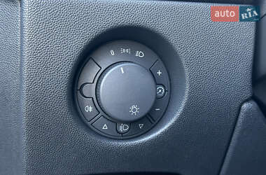 Хэтчбек Opel Corsa 2009 в 