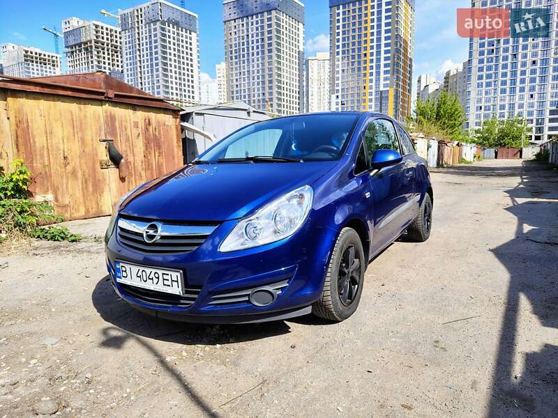 Хэтчбек Opel Corsa 2008 в Киеве