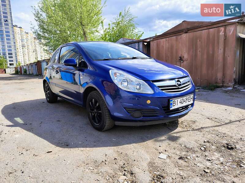 Хэтчбек Opel Corsa 2008 в 