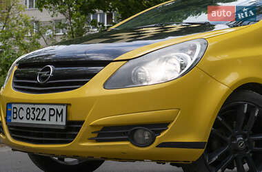 Хэтчбек Opel Corsa 2010 в 