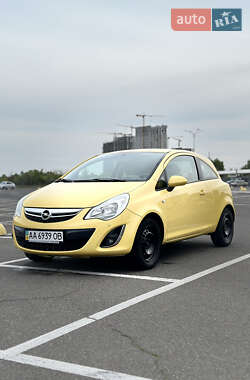 Хетчбек Opel Corsa 2013 в Києві
