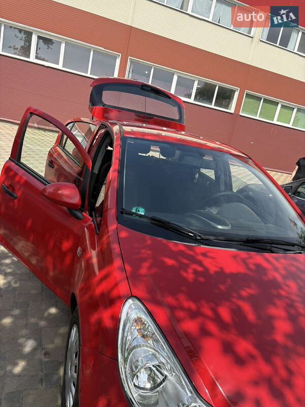Хэтчбек Opel Corsa 2009 в Гайсине