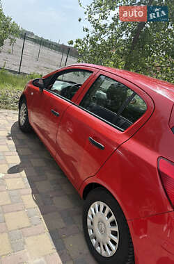 Хэтчбек Opel Corsa 2009 в 