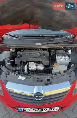 Хэтчбек Opel Corsa 2010 в 