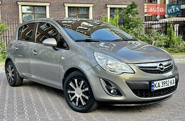 Хэтчбек Opel Corsa 2012 в 