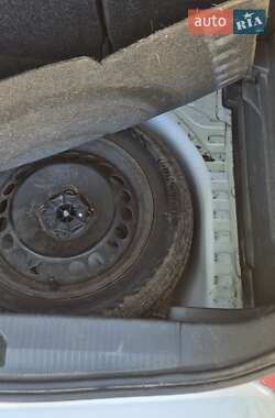 Хэтчбек Opel Corsa 2011 в 