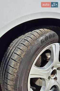 Хэтчбек Opel Corsa 2011 в 