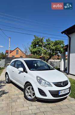 Хэтчбек Opel Corsa 2011 в 