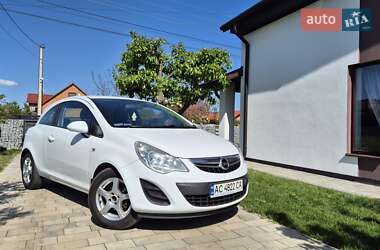 Хэтчбек Opel Corsa 2011 в 