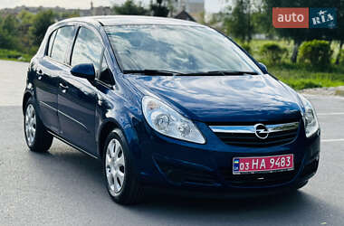 Хэтчбек Opel Corsa 2007 в 