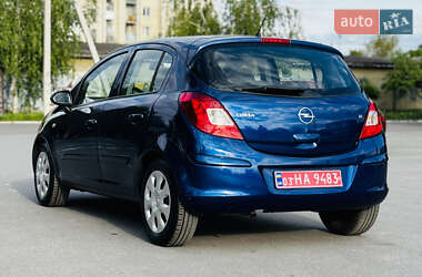 Хэтчбек Opel Corsa 2007 в 