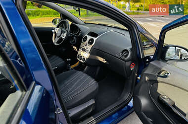 Хэтчбек Opel Corsa 2007 в 