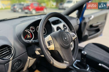 Хэтчбек Opel Corsa 2007 в 