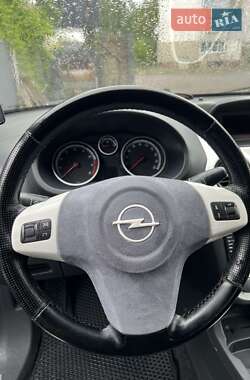 Хетчбек Opel Corsa 2008 в 