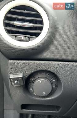 Хетчбек Opel Corsa 2008 в 