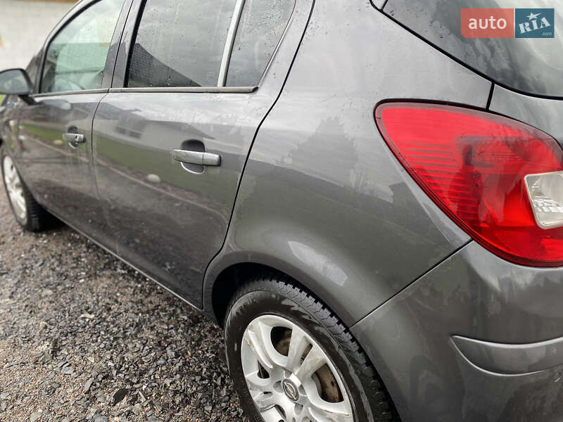 Хэтчбек Opel Corsa 2012 в Луцке