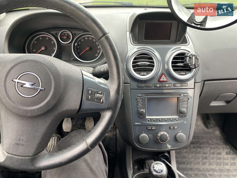 Хэтчбек Opel Corsa 2012 в Луцке