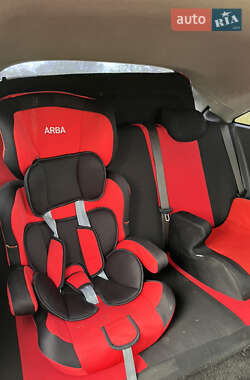 Хэтчбек Opel Corsa 2009 в 