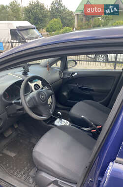Хэтчбек Opel Corsa 2009 в 