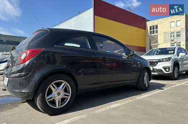 Хэтчбек Opel Corsa 2007 в 