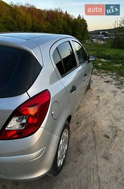 Хетчбек Opel Corsa 2012 в 