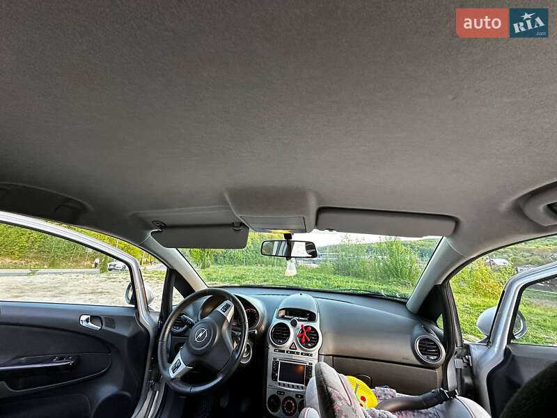 Хетчбек Opel Corsa 2012 в Львові