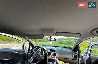 Хетчбек Opel Corsa 2012 в 