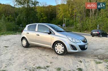 Хетчбек Opel Corsa 2012 в 
