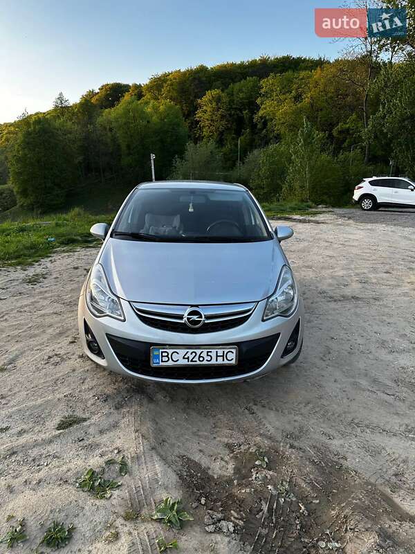 Хетчбек Opel Corsa 2012 в Львові