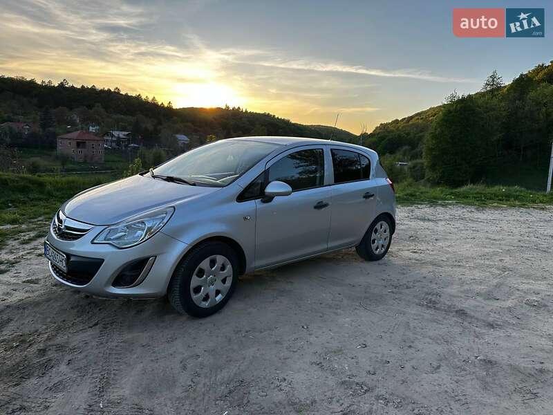 Хетчбек Opel Corsa 2012 в Львові