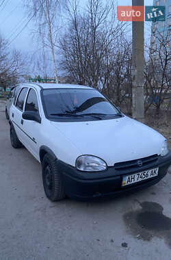 Хетчбек Opel Corsa 1996 в Дніпрі